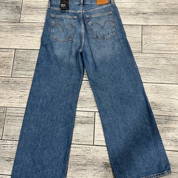 Levi's Blue Denim Jeans - Picture 2 of 10